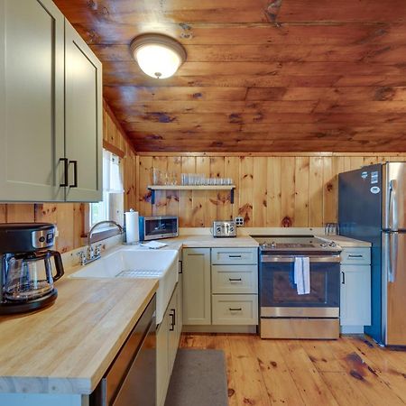 Rustic Cabin Retreat On Rangeley Lake! Екстер'єр фото