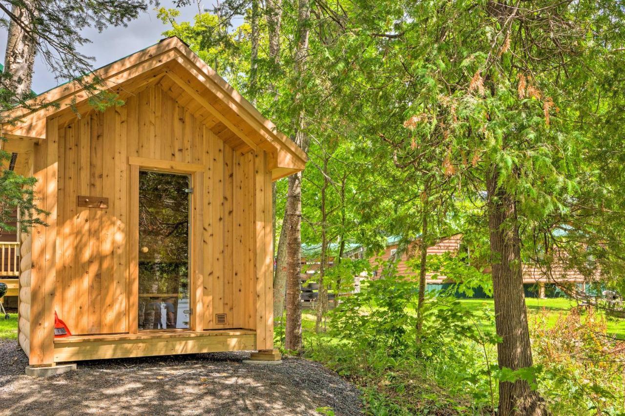 Rustic Cabin Retreat On Rangeley Lake! Екстер'єр фото